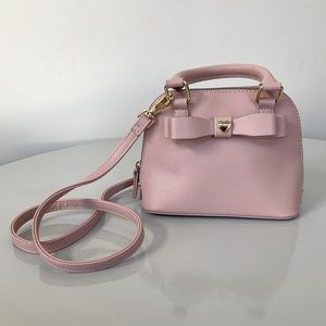 Betsey Johnson Mini Crossbody. EUC